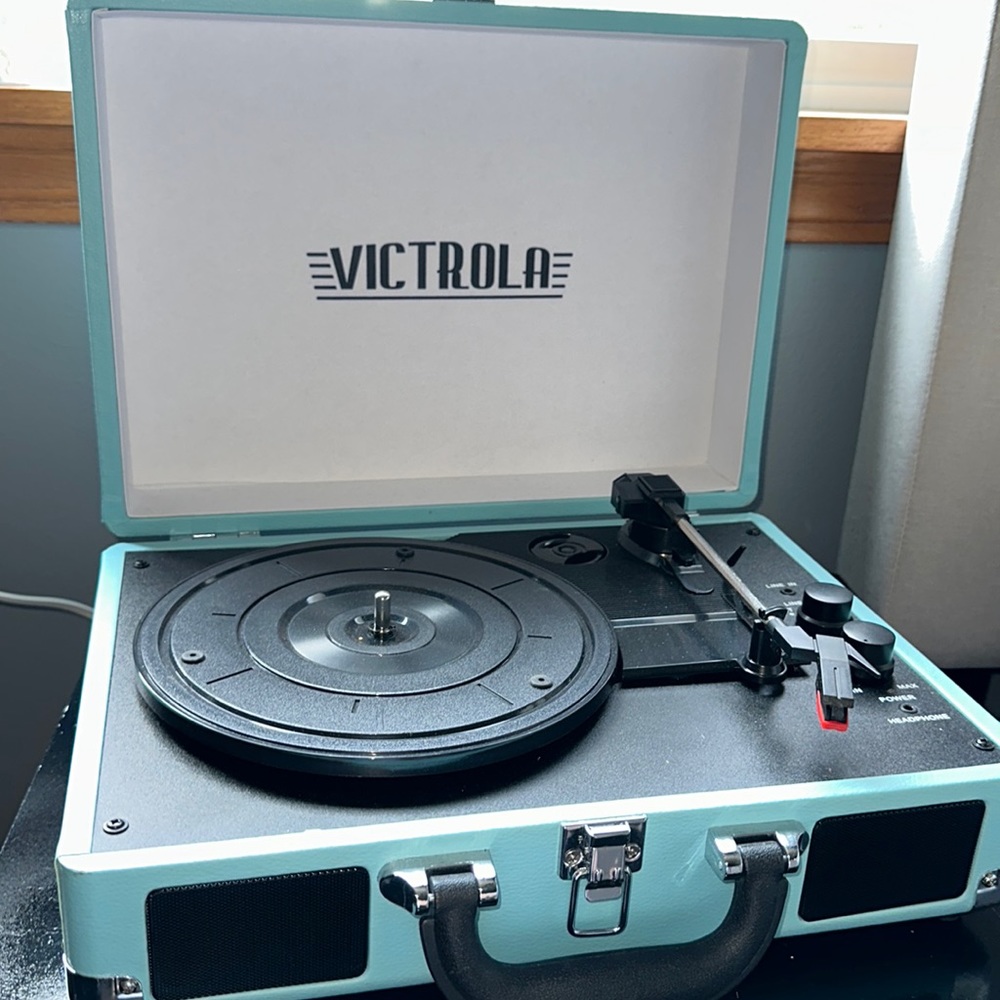 Victrola Vintage Turntable - Has Bluetooth also